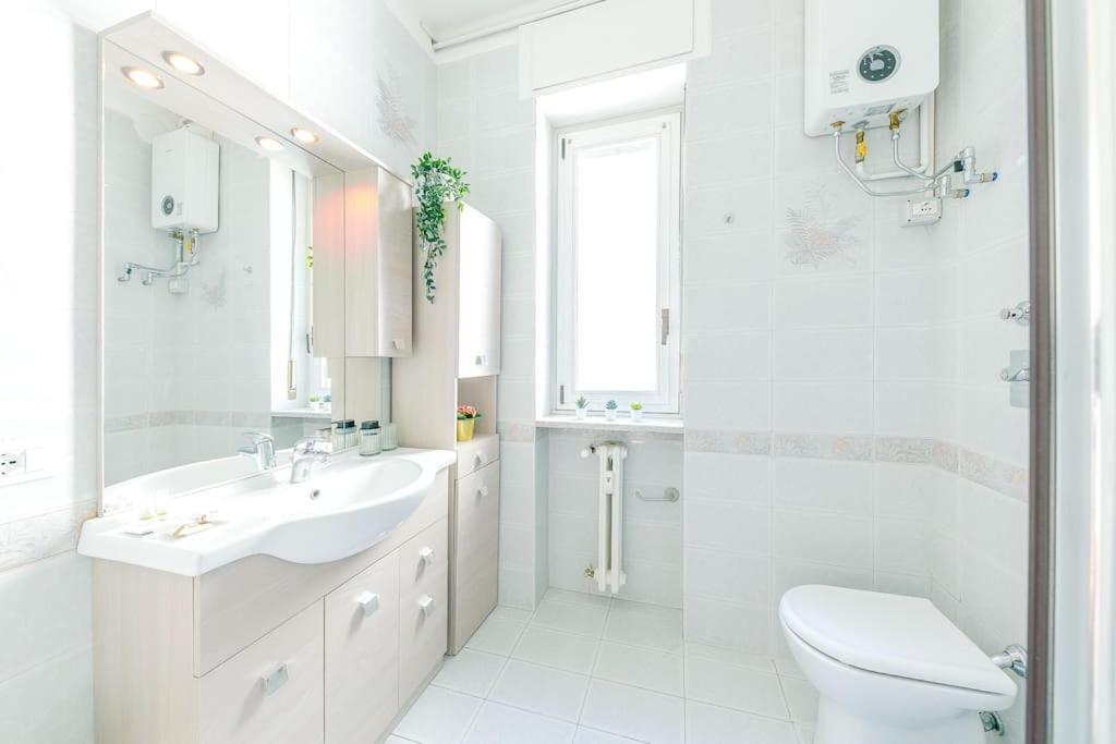 Navigli - Downtown - Duomo Spacious Two Bedroom Apartment - Close To Metro - Ac - Wi-Fi Milano Exteriör bild