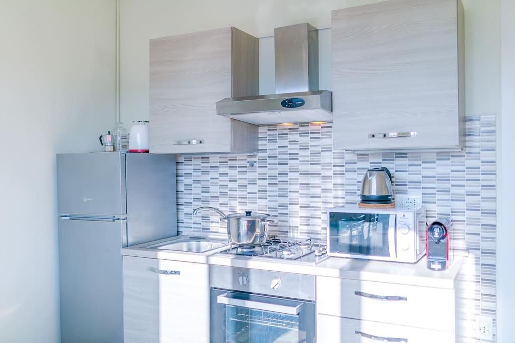 Navigli - Downtown - Duomo Spacious Two Bedroom Apartment - Close To Metro - Ac - Wi-Fi Milano Exteriör bild